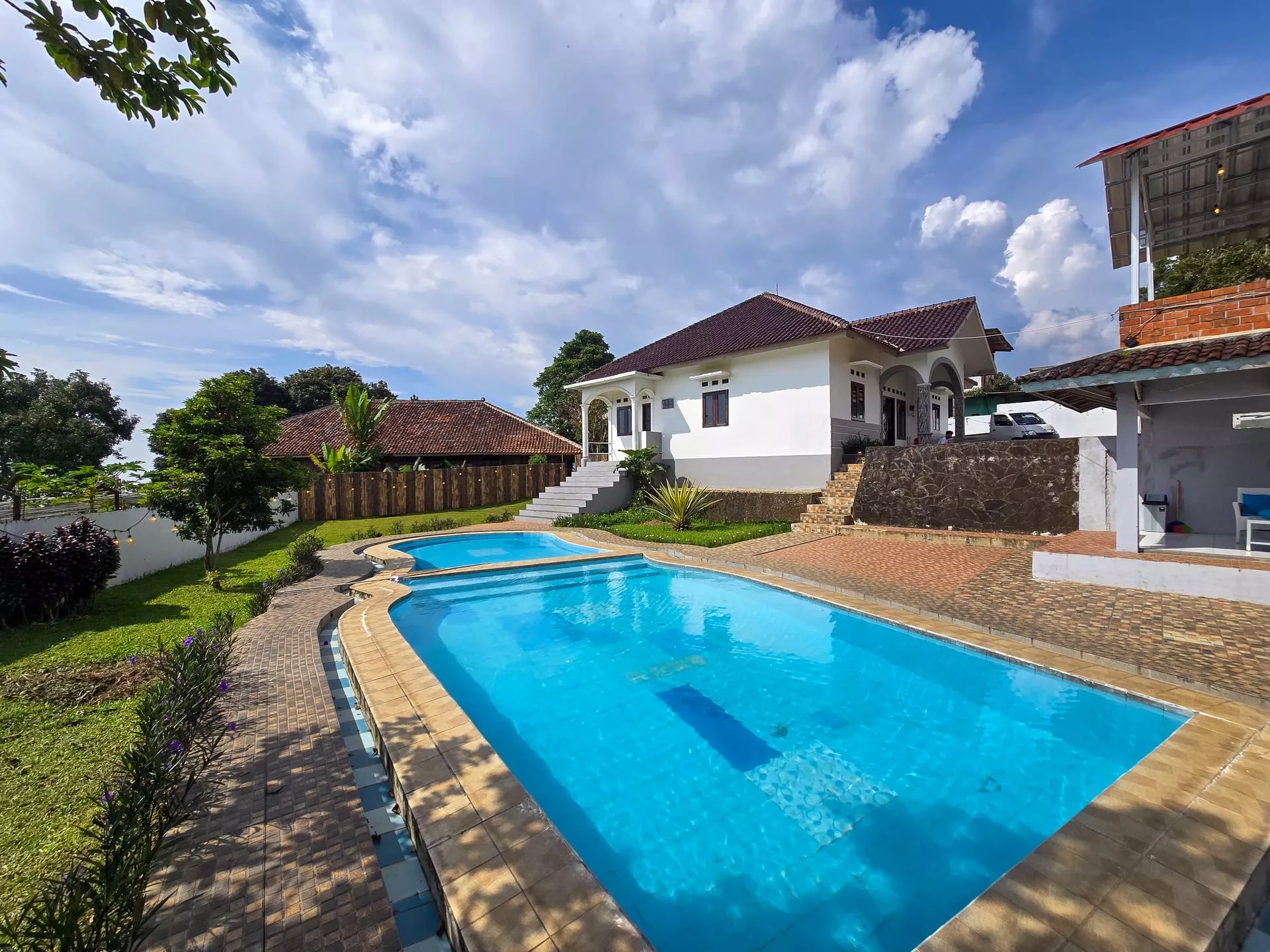 Villa Awan