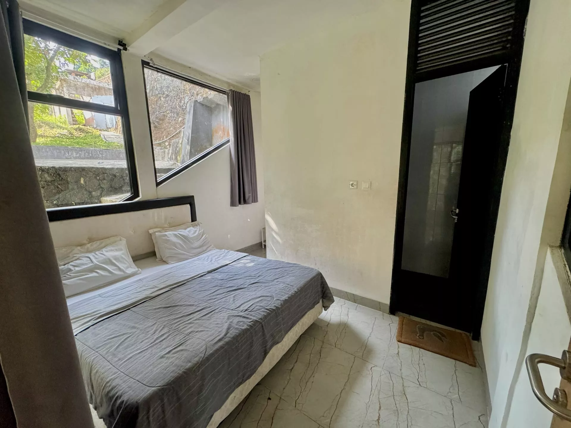 Villa Kaca 2 sorotan 10