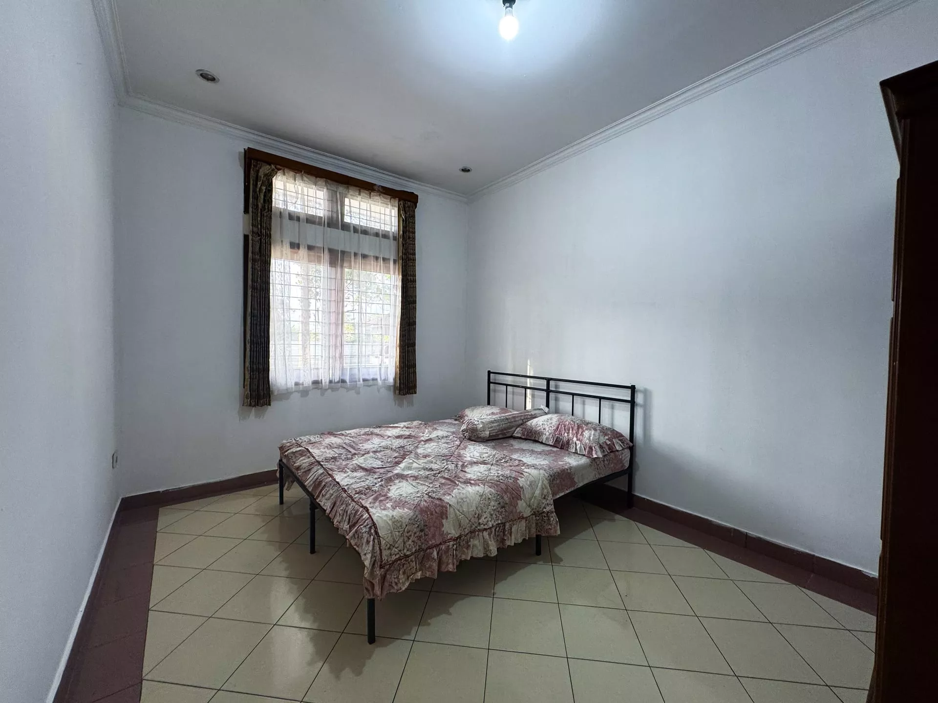 Villa Cemara sorotan 12