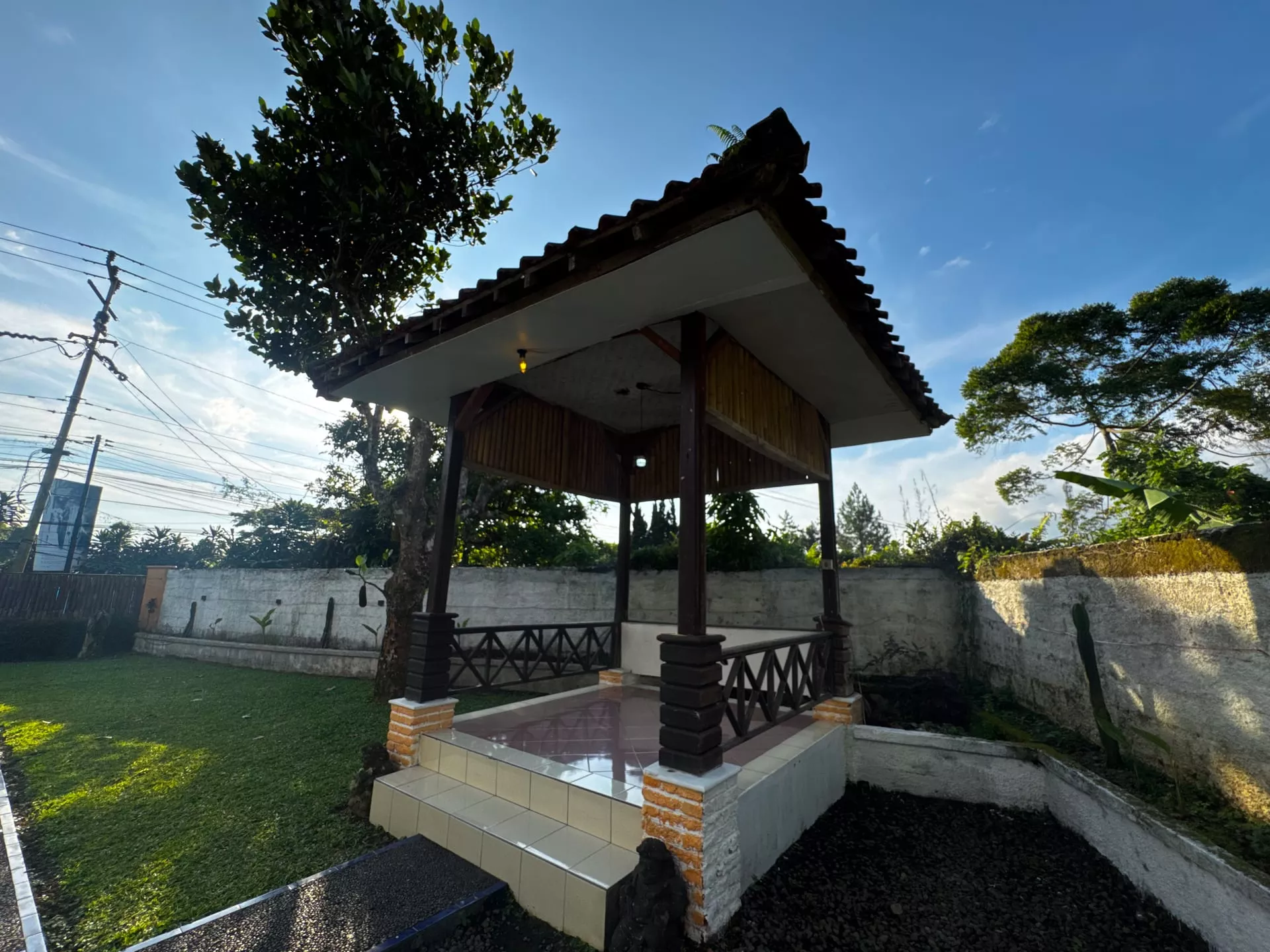 Villa Cemara sorotan 15