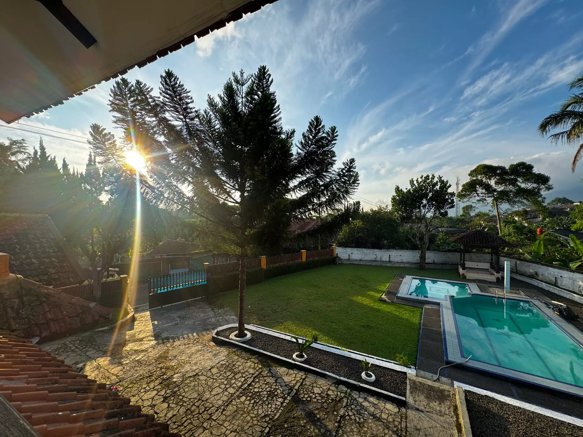 Villa Cemara sorotan 5